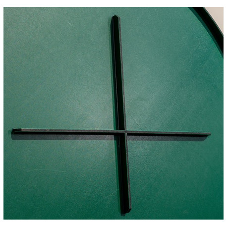 Vyztužovací kříž k poklopu do 90 cm