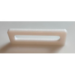 Madlo plastové pro poklop na studnu